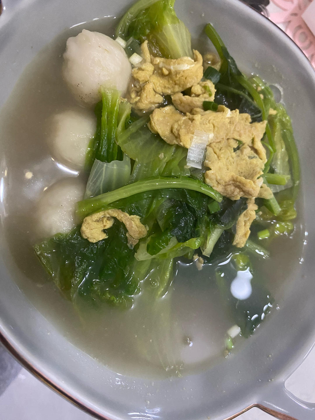 鱼丸鸡蛋青菜汤