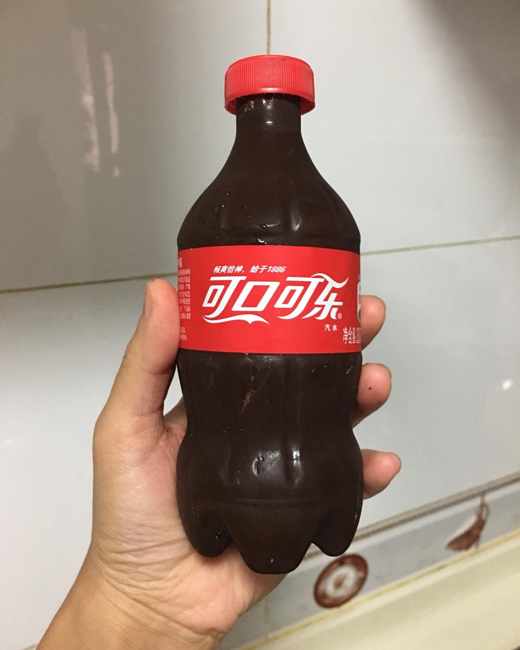 爆红的可乐冰淇淋蛋糕