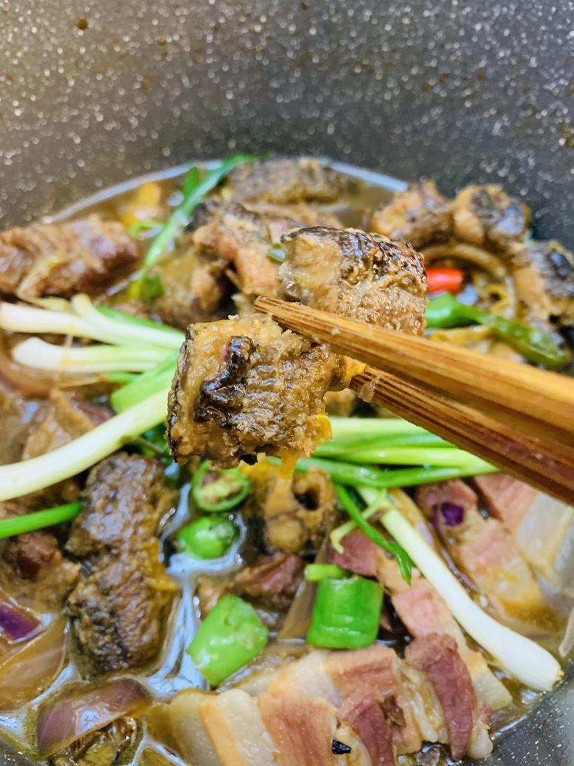石锅鳝鱼牛肉咸肉煲