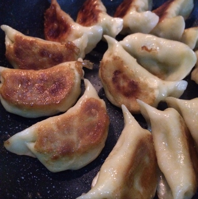 抹茶陌陌做的生煎速冻水饺