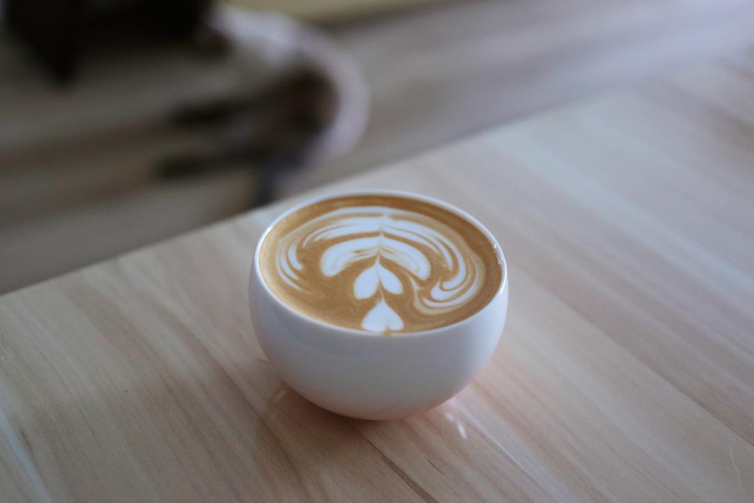 ☕自学拉花不急不嗔🐱