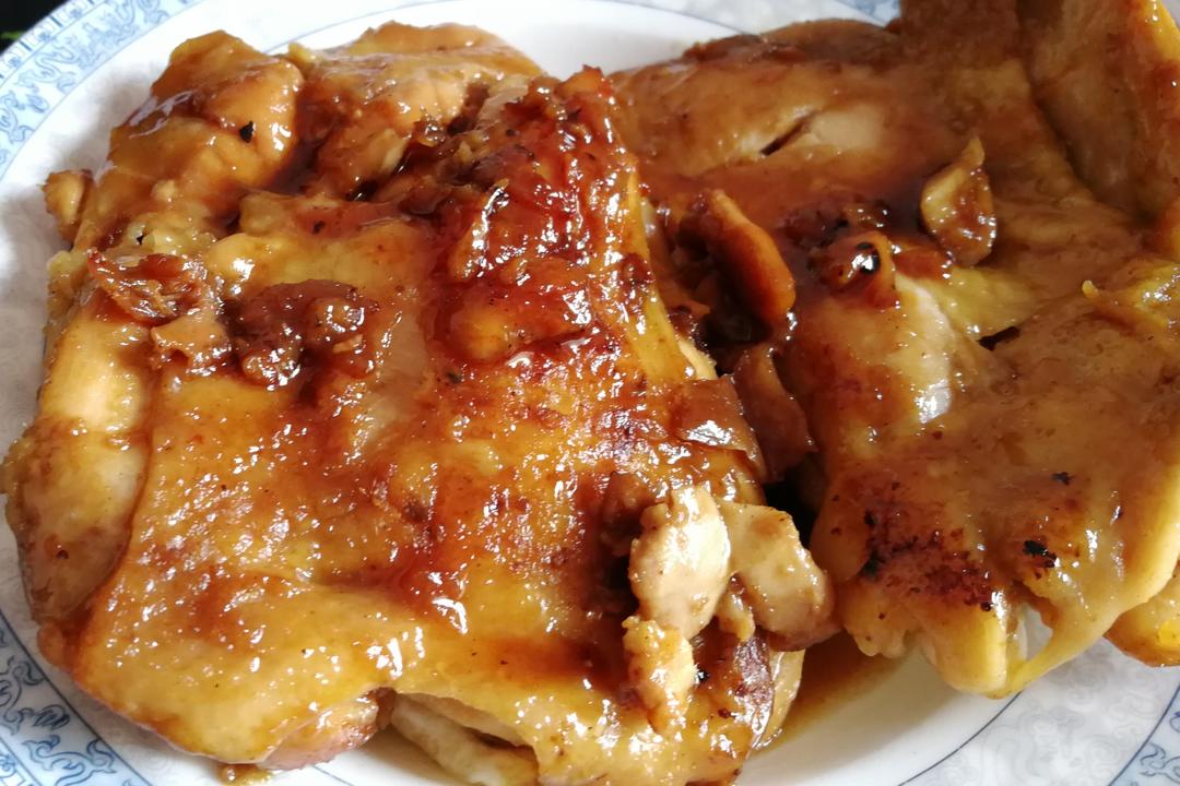 香煎鸡腿肉的做法