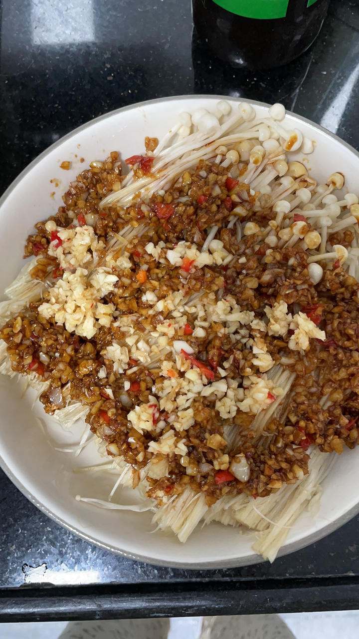 超级下饭的蒜蓉金针菇！好吃到爆