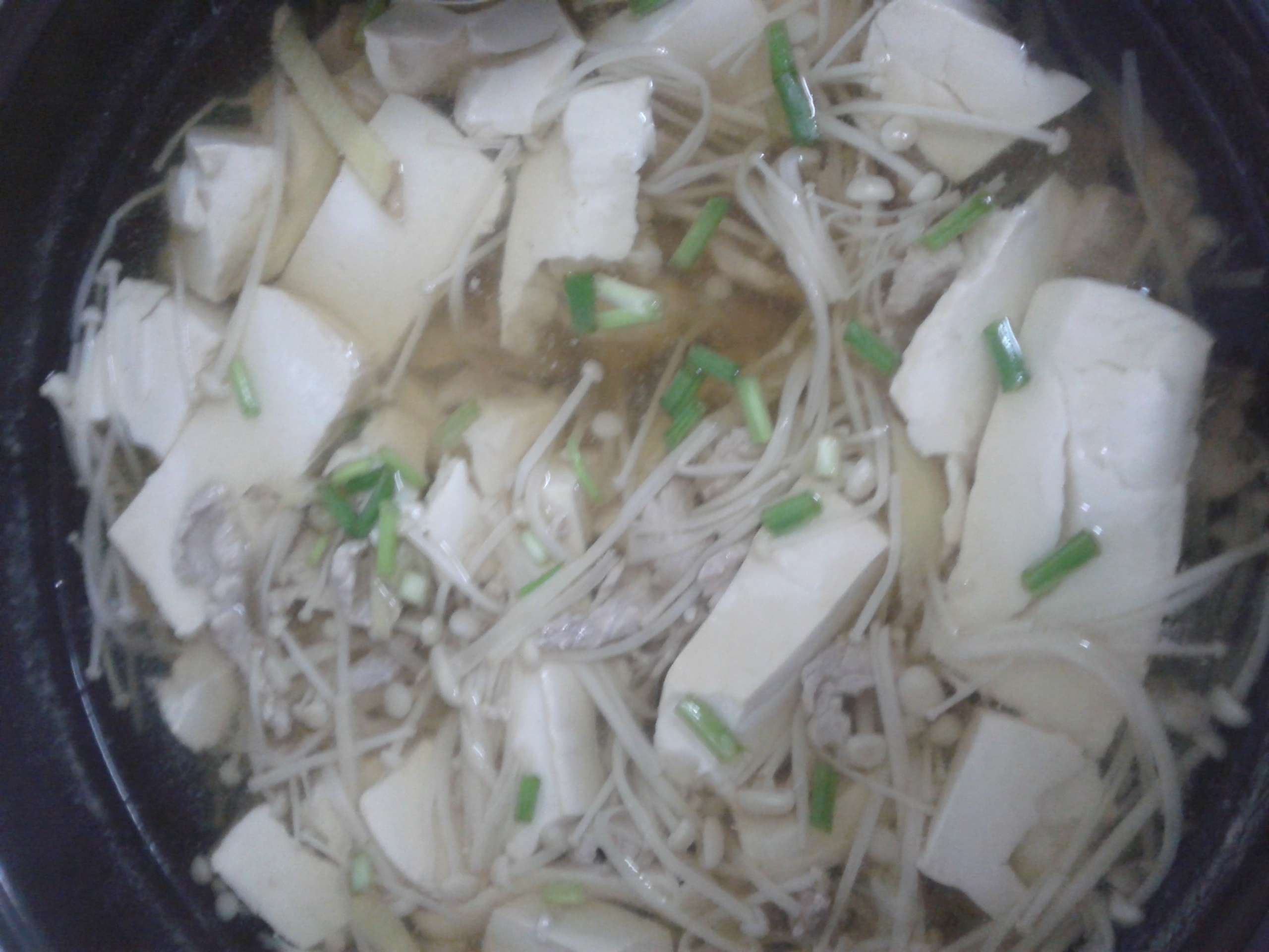 金针菇豆腐肉片汤
