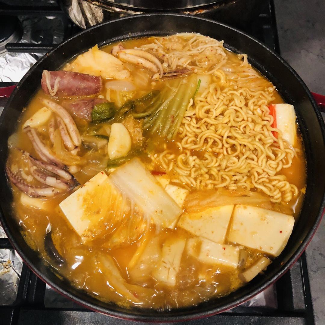 娜小安做的韩国部队锅拉面锅(超好吃)