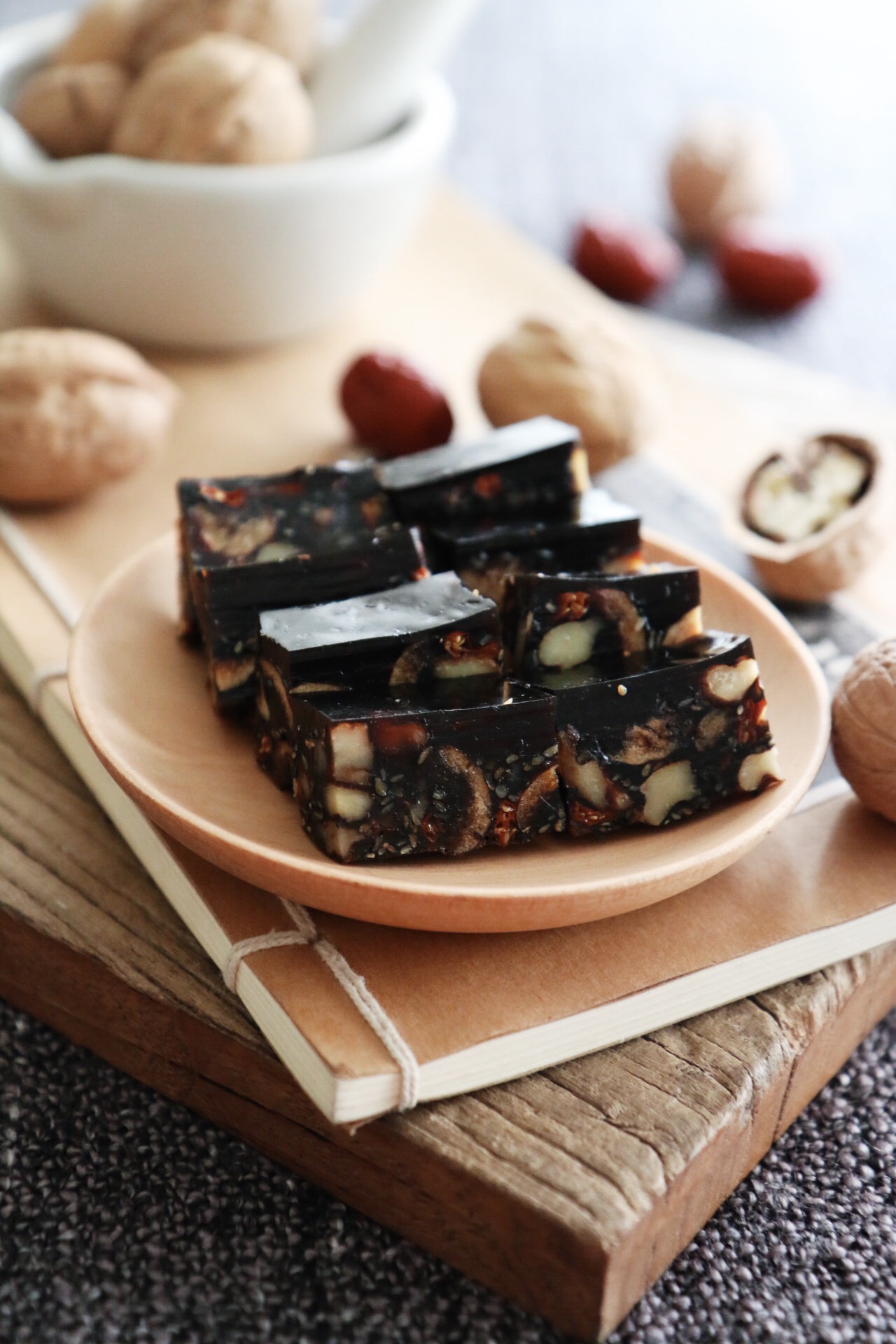 桂圆核桃芝麻红枣阿胶膏