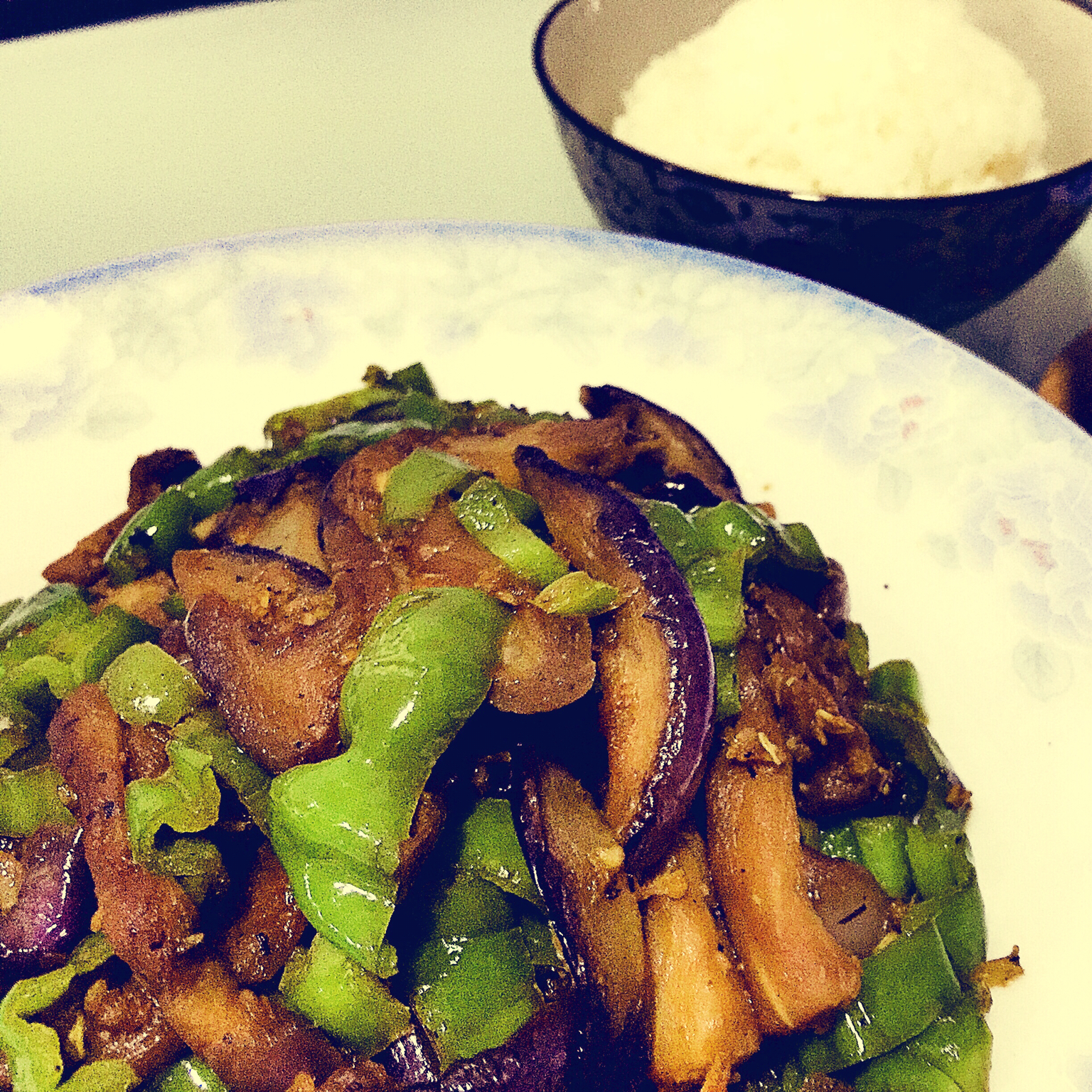 清爽少油又入味的家常炒茄子