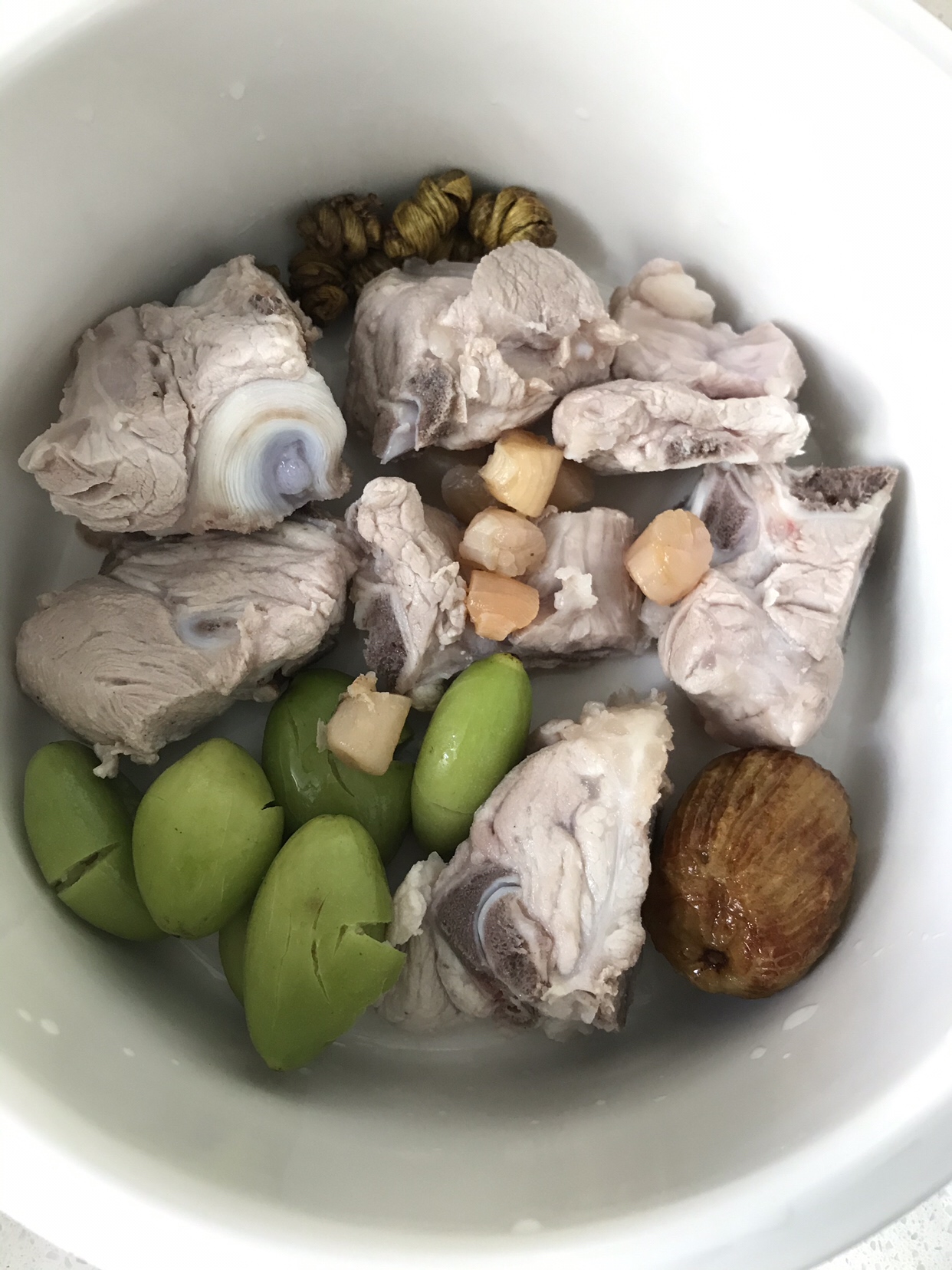 橄榄猪骨汤的做法