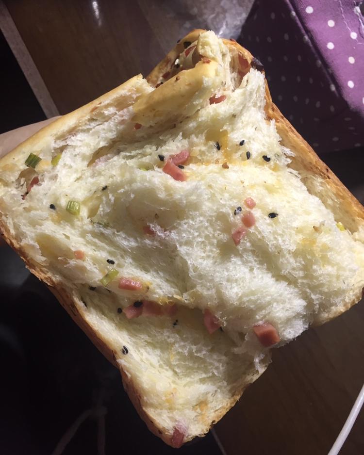 手撕香葱肉松土司柏翠面包机