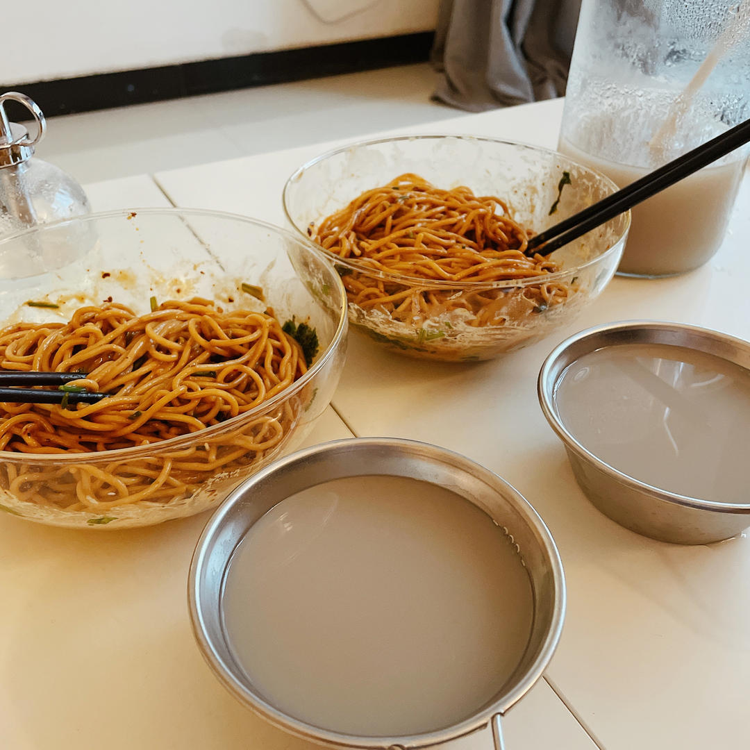 热干面酱汁调法/热干面