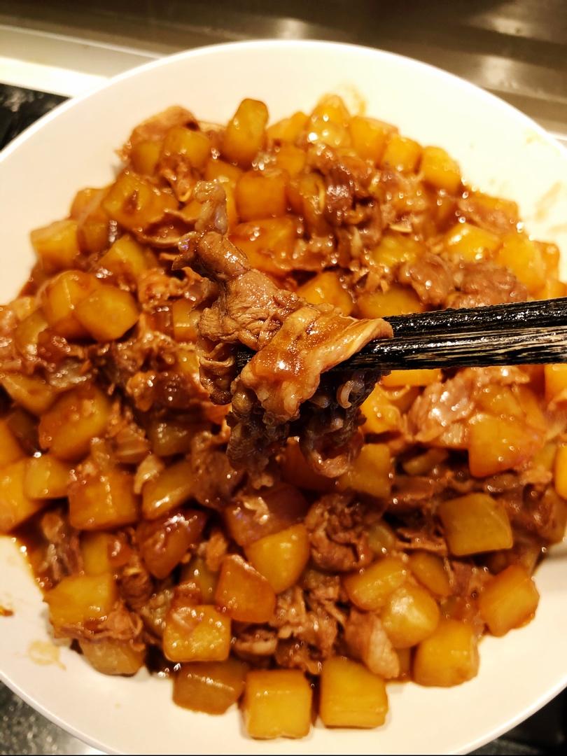 好吃到舔碗底的土豆肥牛拌饭
