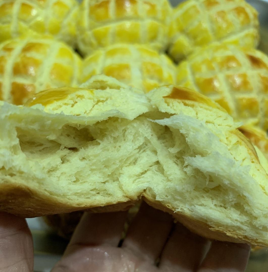好吃到炸裂的港式菠萝包（附带制作酥皮的小视频）