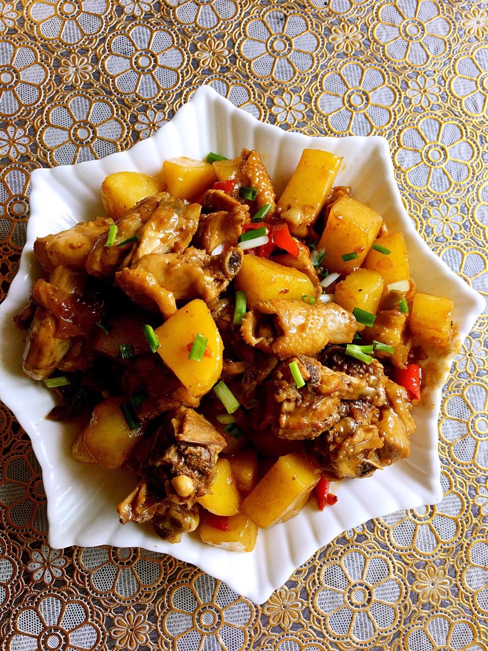 手机用户1733n0x3做的土豆烧鸡非常下饭哦