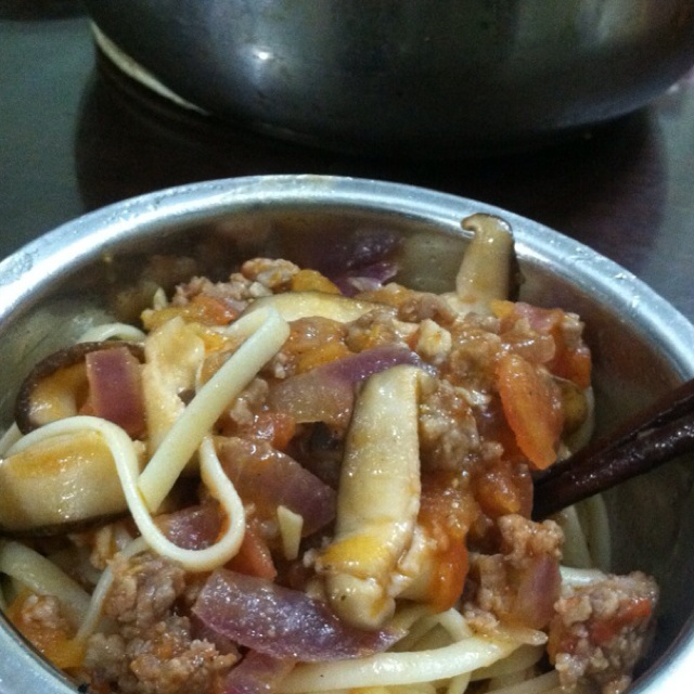 蕃茄蘑菇肉酱意大利面