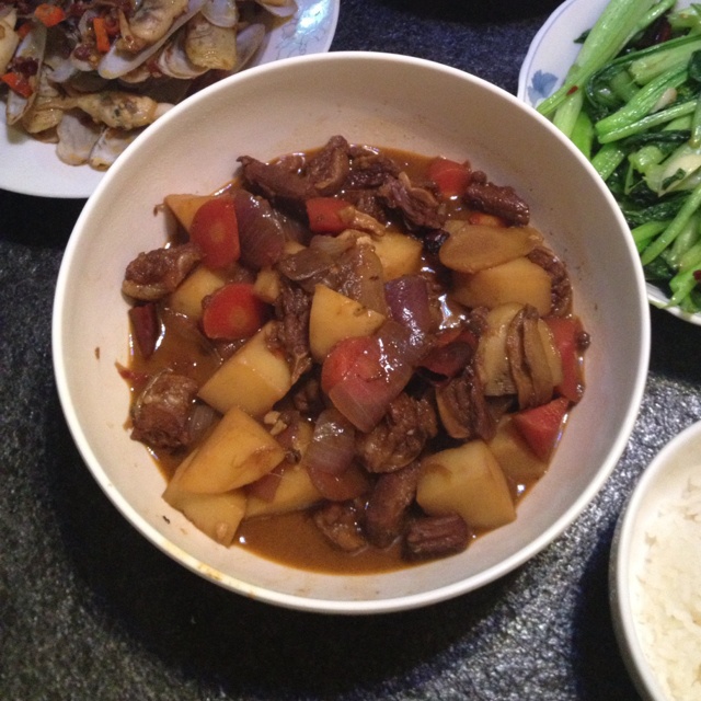 胡萝卜土豆烧牛腩
