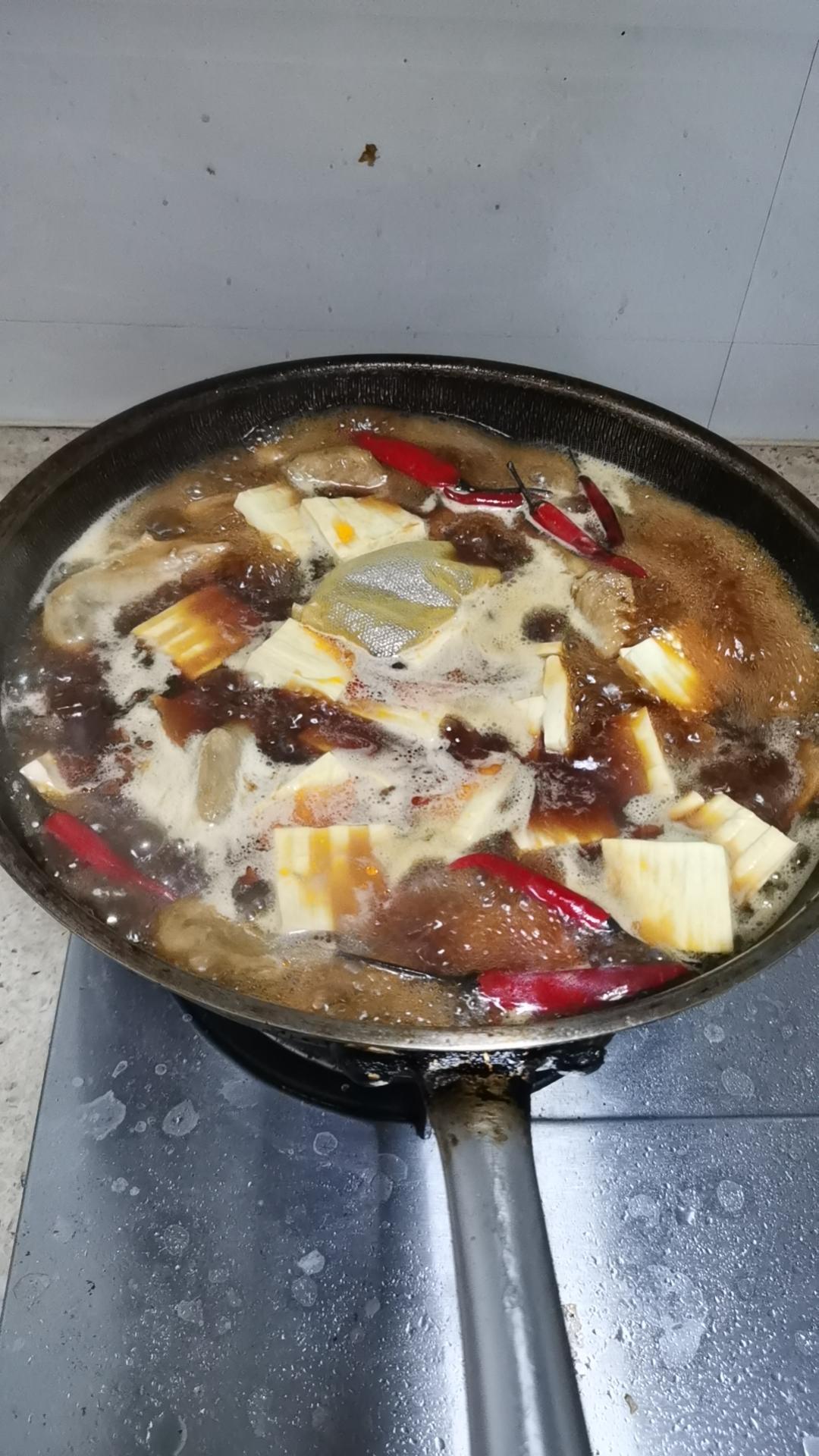 卤鸭翅卤鸭掌卤鸡爪，卤天卤地卤前任，这个配料真的绝了