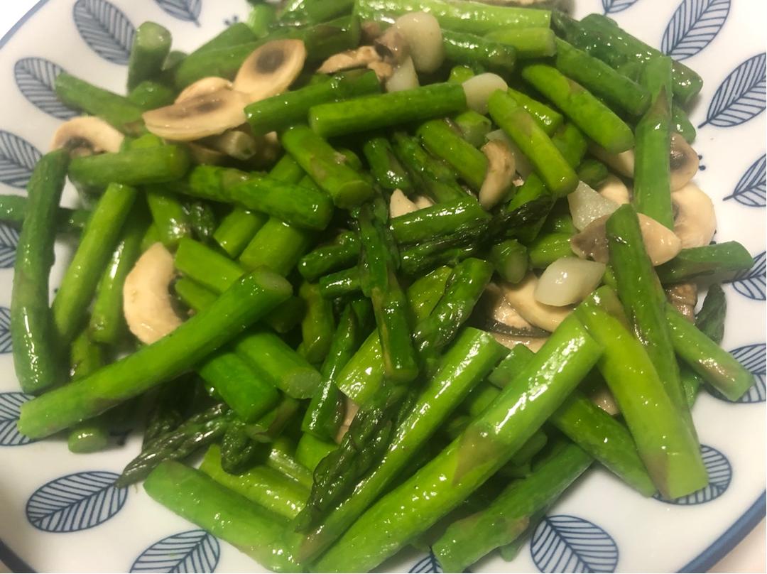 教你做最好吃的芦笋炒蘑菇 新手速get！