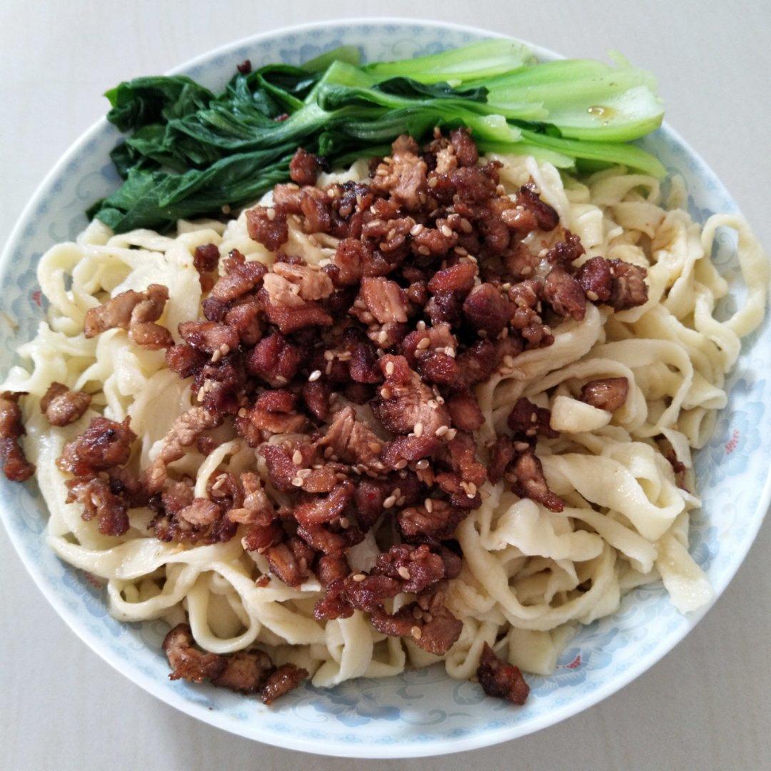 芽菜肉末手擀面