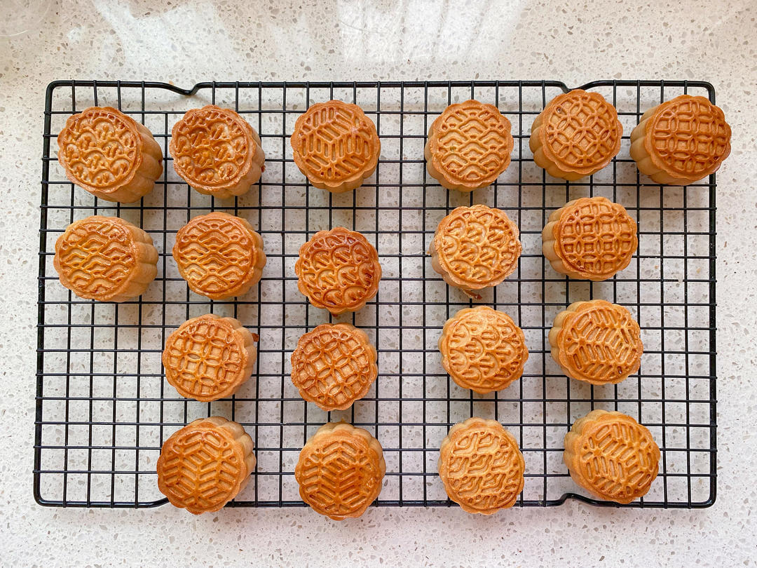 广式月饼—蛋黄莲蓉月饼