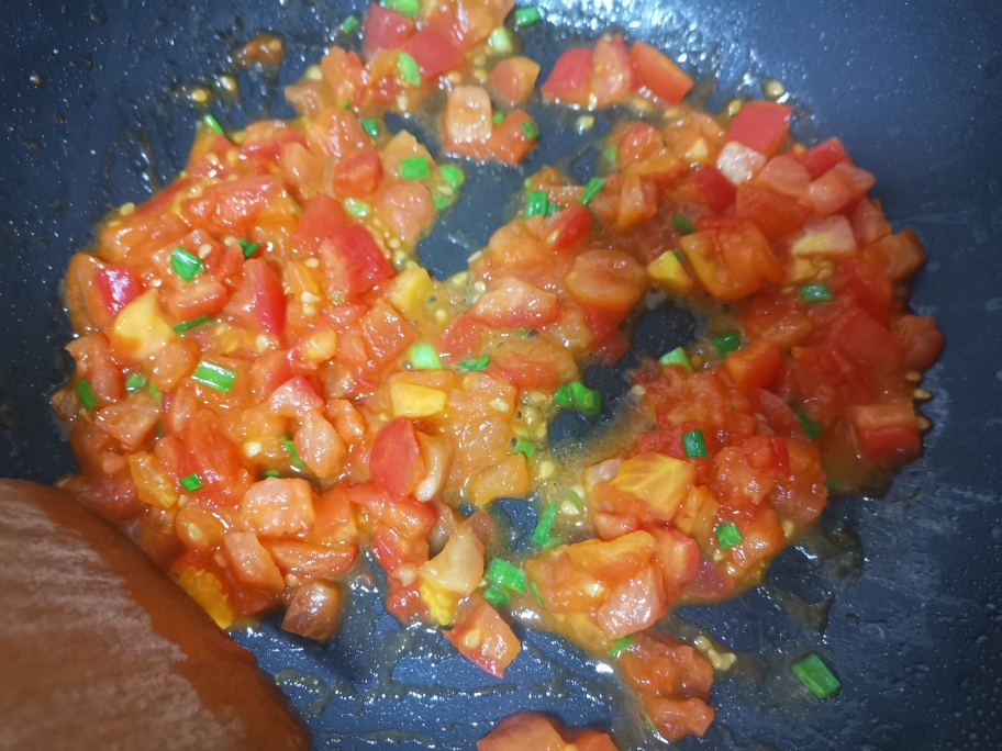 番茄蛋花疙瘩汤的做法 步骤2
