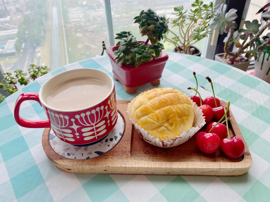 好吃到炸裂的港式菠萝包（附带制作酥皮的小视频）