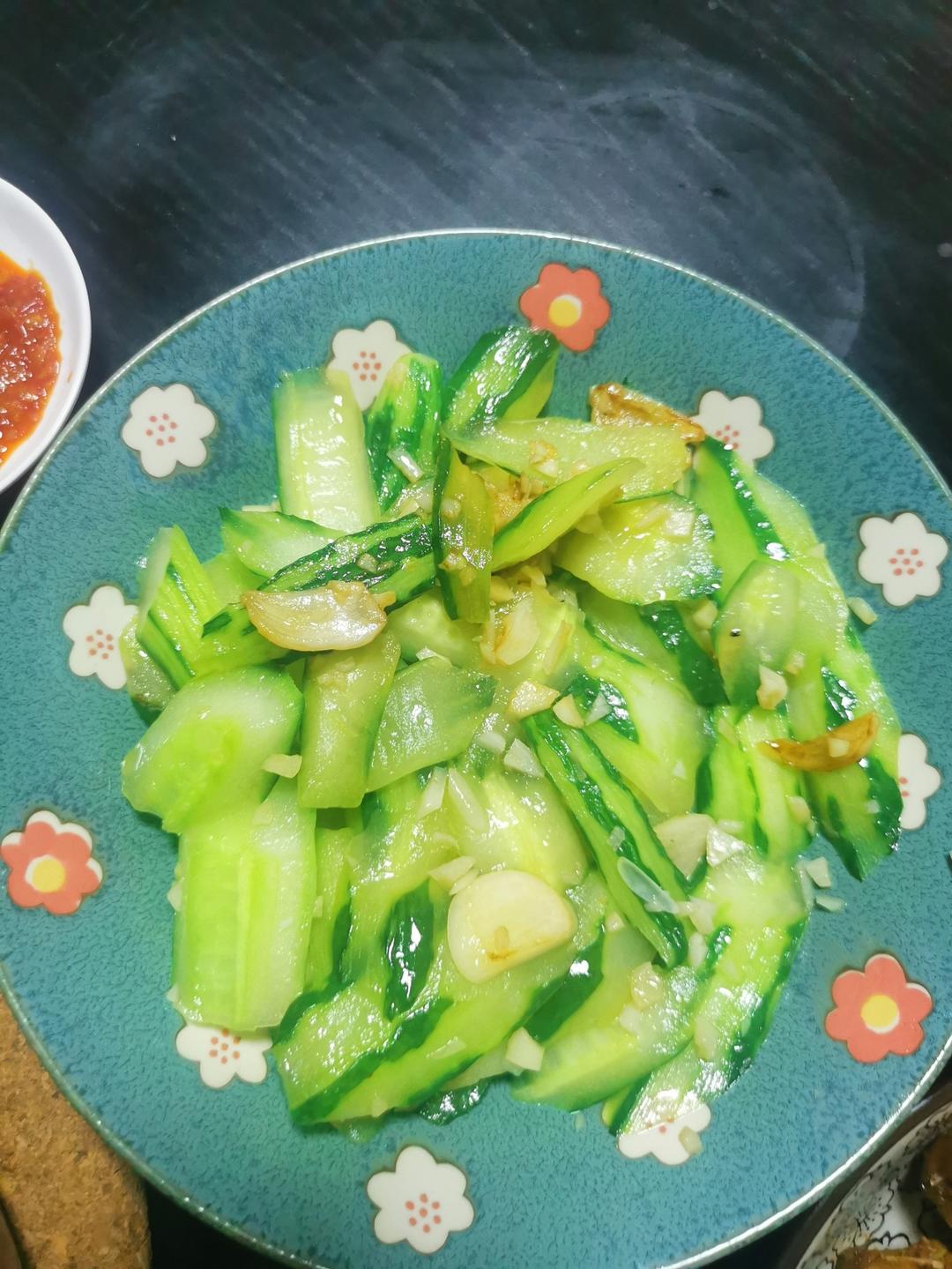 厨师长教你：“清炒青瓜”的蒜香家常做法，年菜餐桌解腻必备