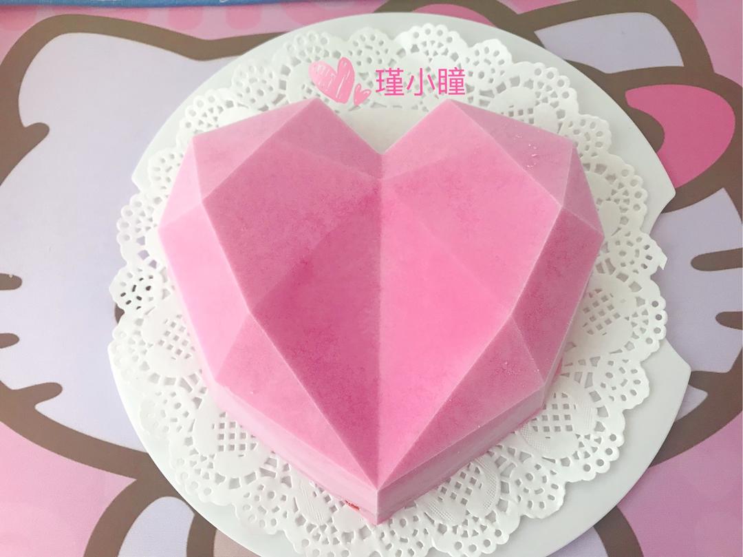 高颜值火龙果慕斯蛋糕