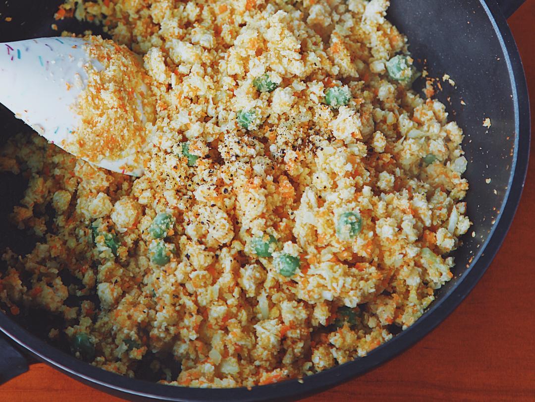 低碳水胡萝卜鸡肉菜花饭Cauliflower Rice的做法 步骤7