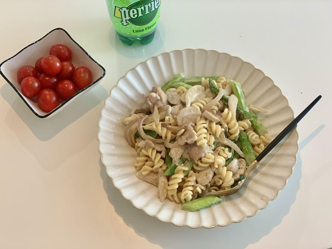 奶油芦笋蘑菇意面