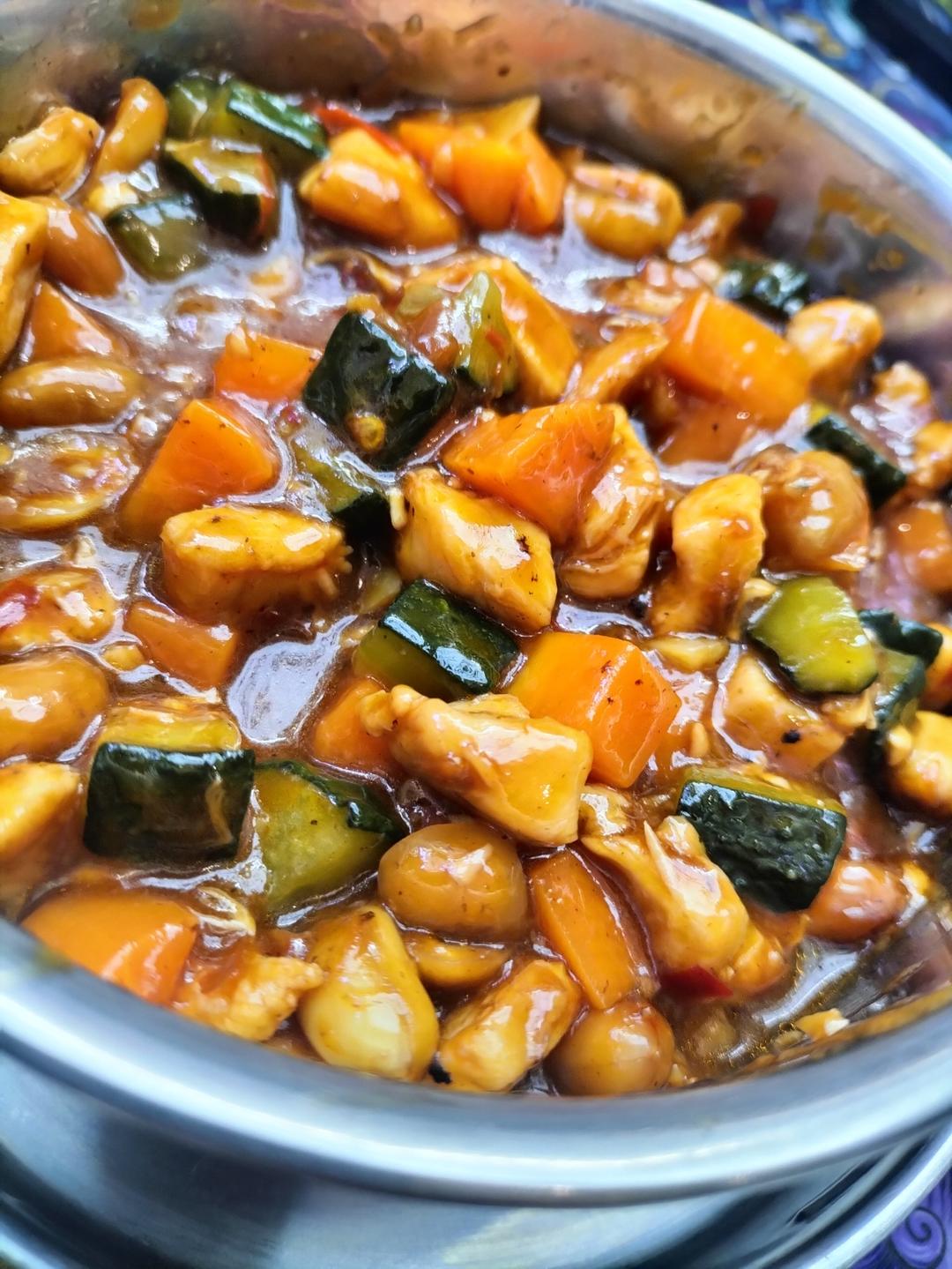 宫保鸡丁这么做简单易学好吃下饭