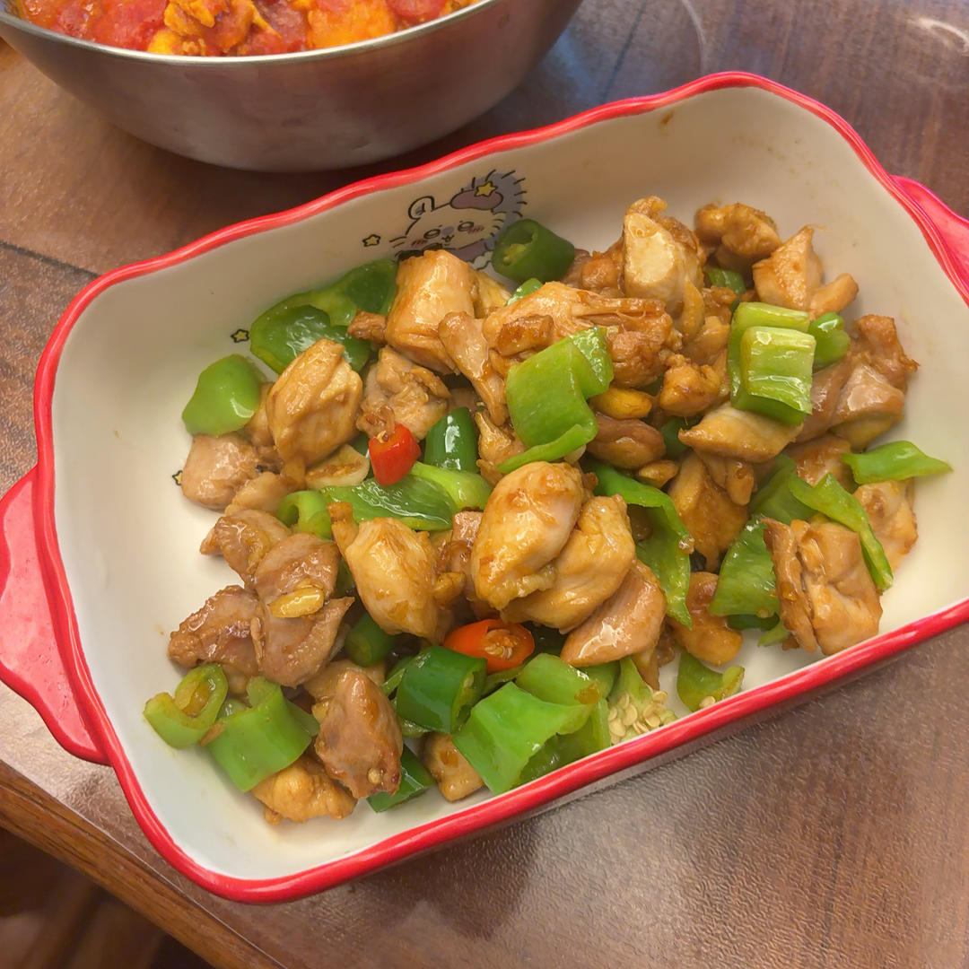 小炒鸡（鲜辣入味很下饭）