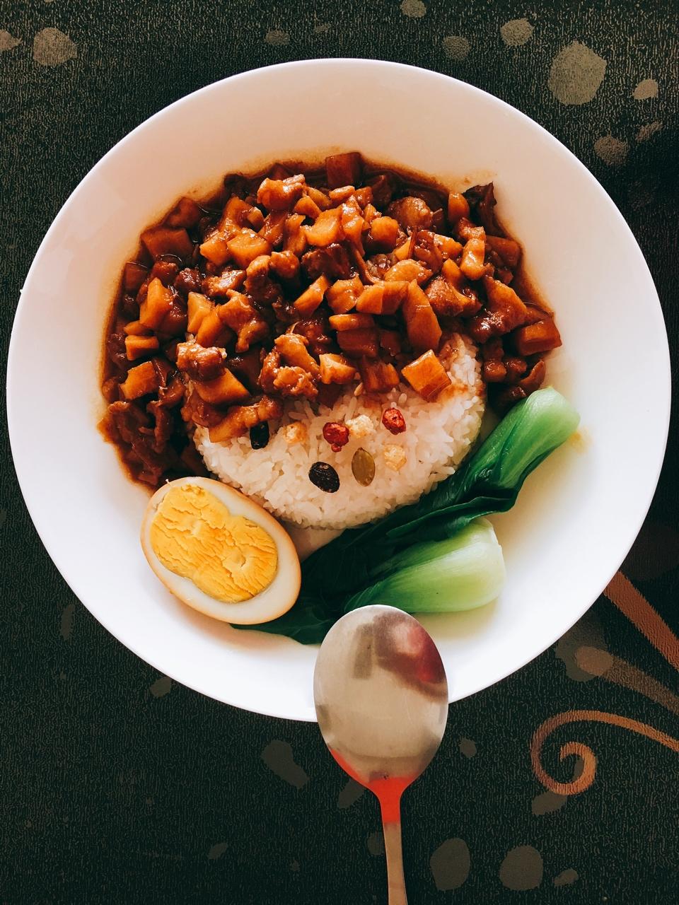 鲜香味道，意犹未尽，这是一盘让孩子舔屏的饭哟！————销魂卤肉饭