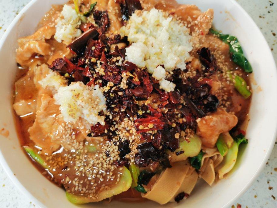 厨师长教你：“水煮肉片”的正宗做法，这味道真的很四川