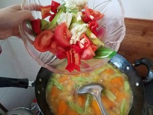 土豆南瓜炖豆角的做法 步骤6