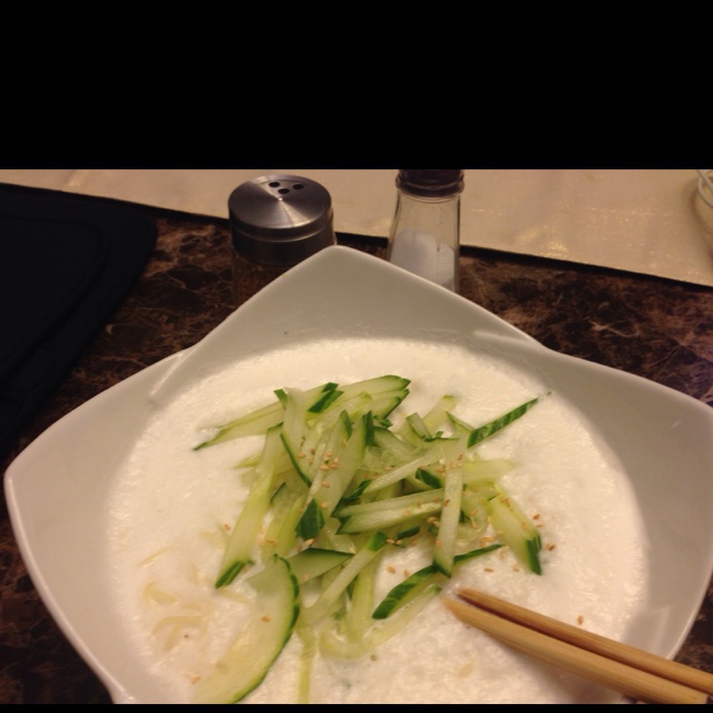 豆浆芝麻青瓜冷面