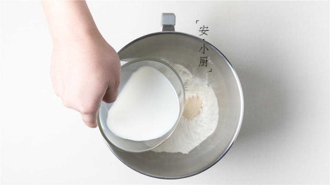 纯奶手撕吐司的做法 步骤1