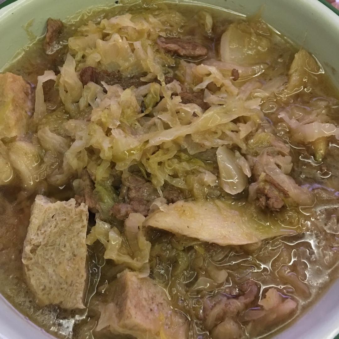 酸菜炖冻豆腐