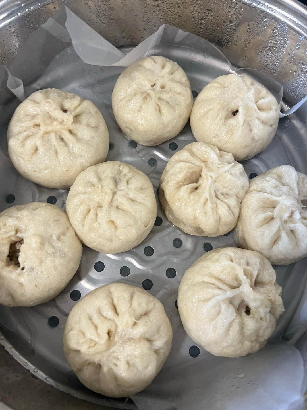 东北酸菜猪肉馅大包子