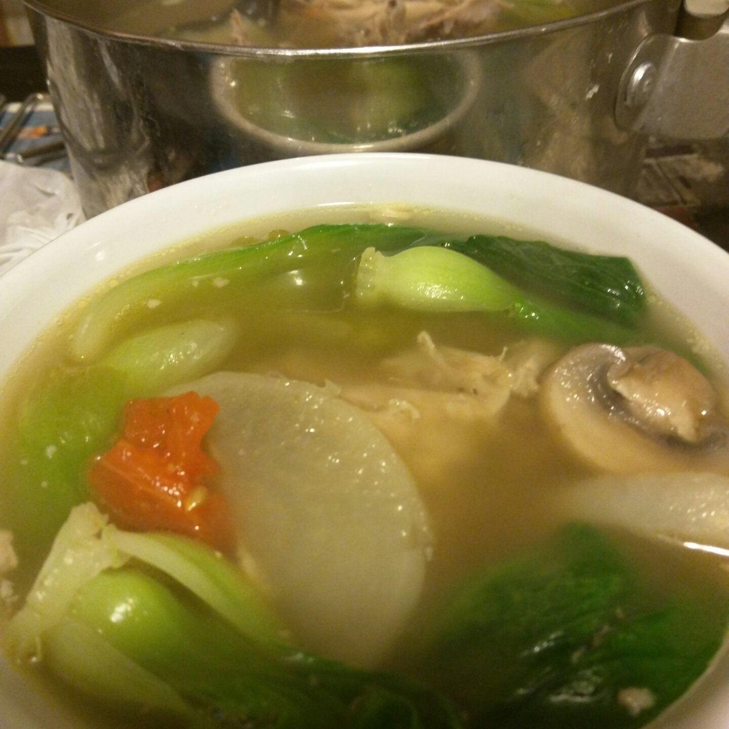白萝卜煲鸭架汤