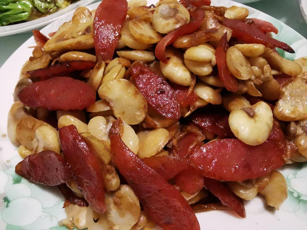 蚕豆炒腊肠