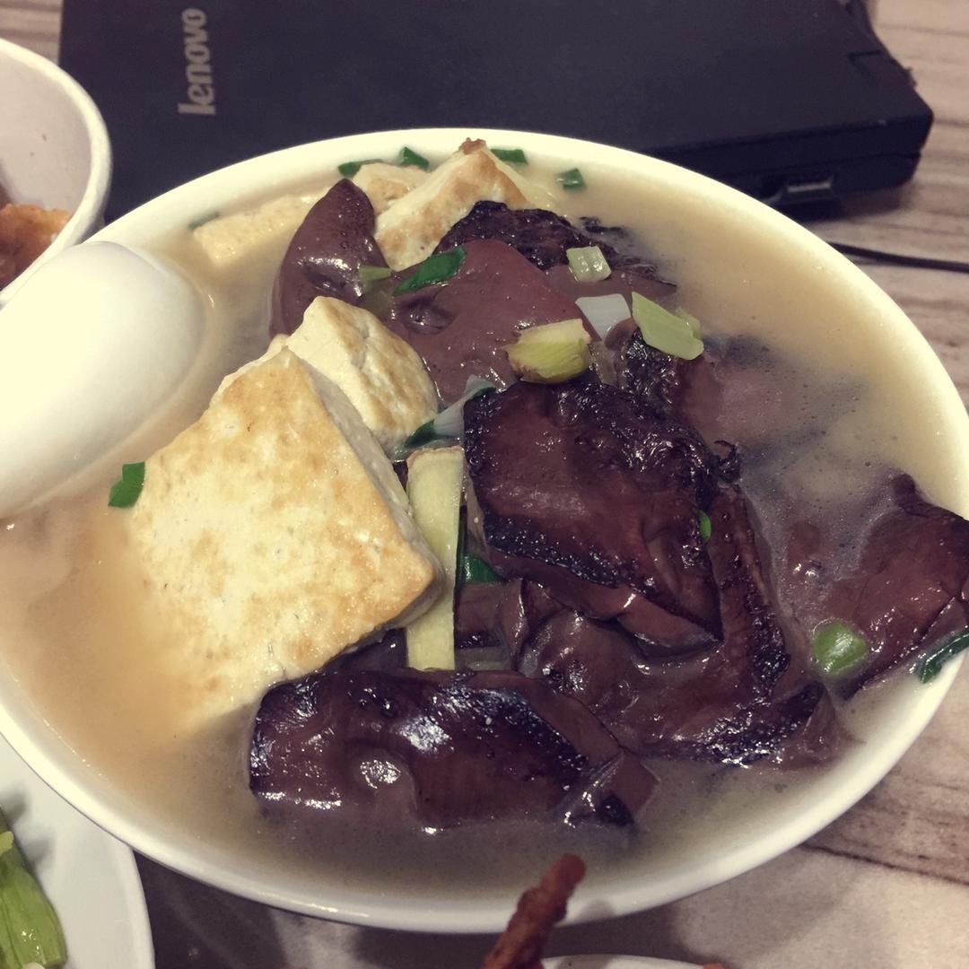 猪血炖豆腐
