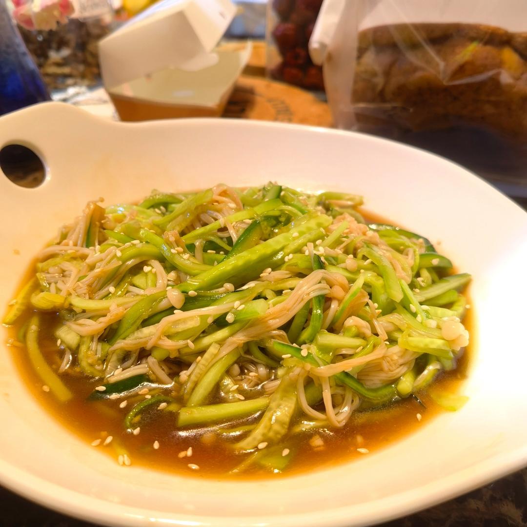 爽口金针菇拌黄瓜🥒