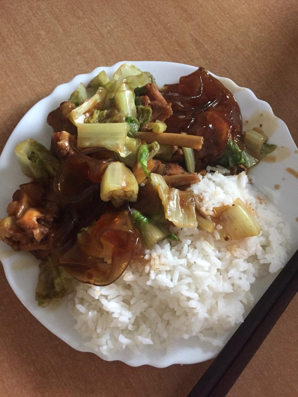 黄焖鸡米饭