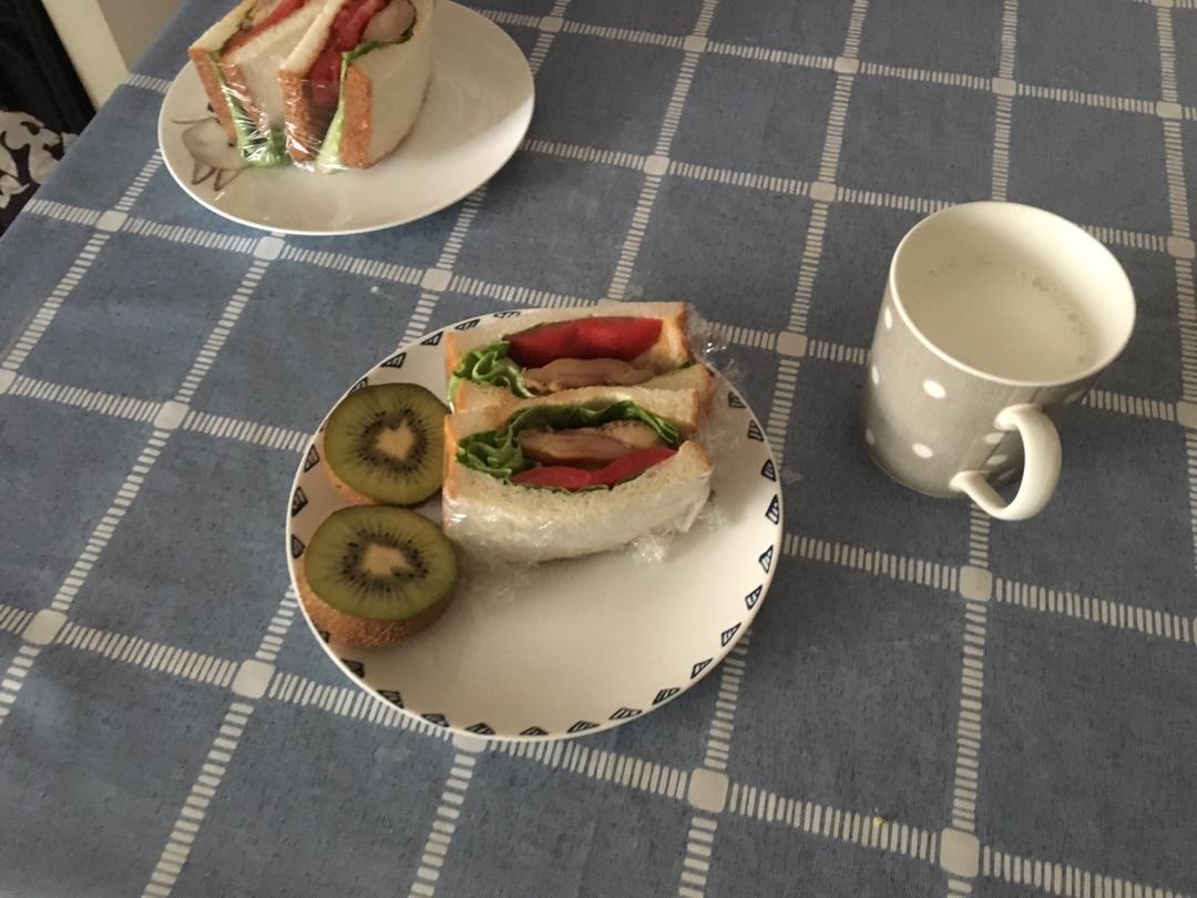 照烧鸡腿肉三明治 | Clau的十分钟健康早餐#1