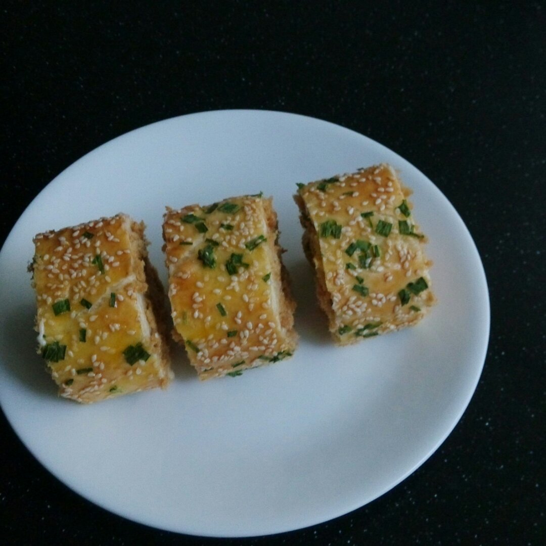 香葱肉松面包卷