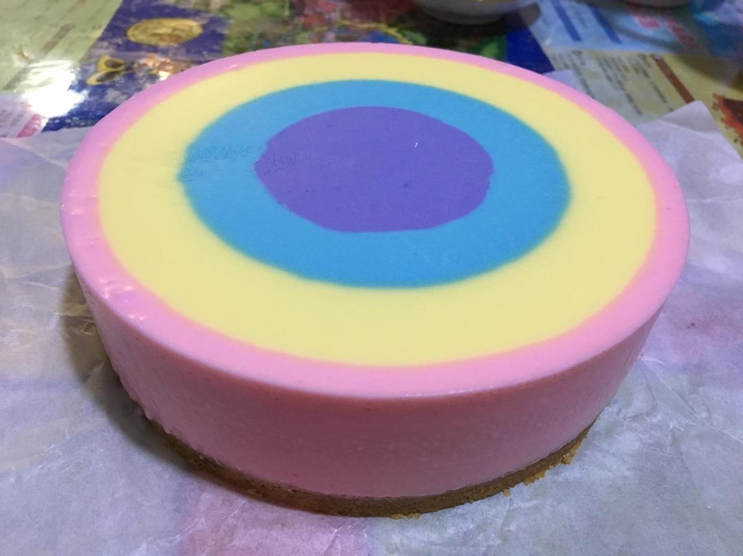 彩虹慕斯蛋糕