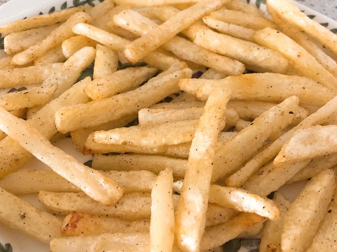 谁说孩子不能吃薯条？别人家孩子吃薯条也健康！
婴儿烤箱版薯条