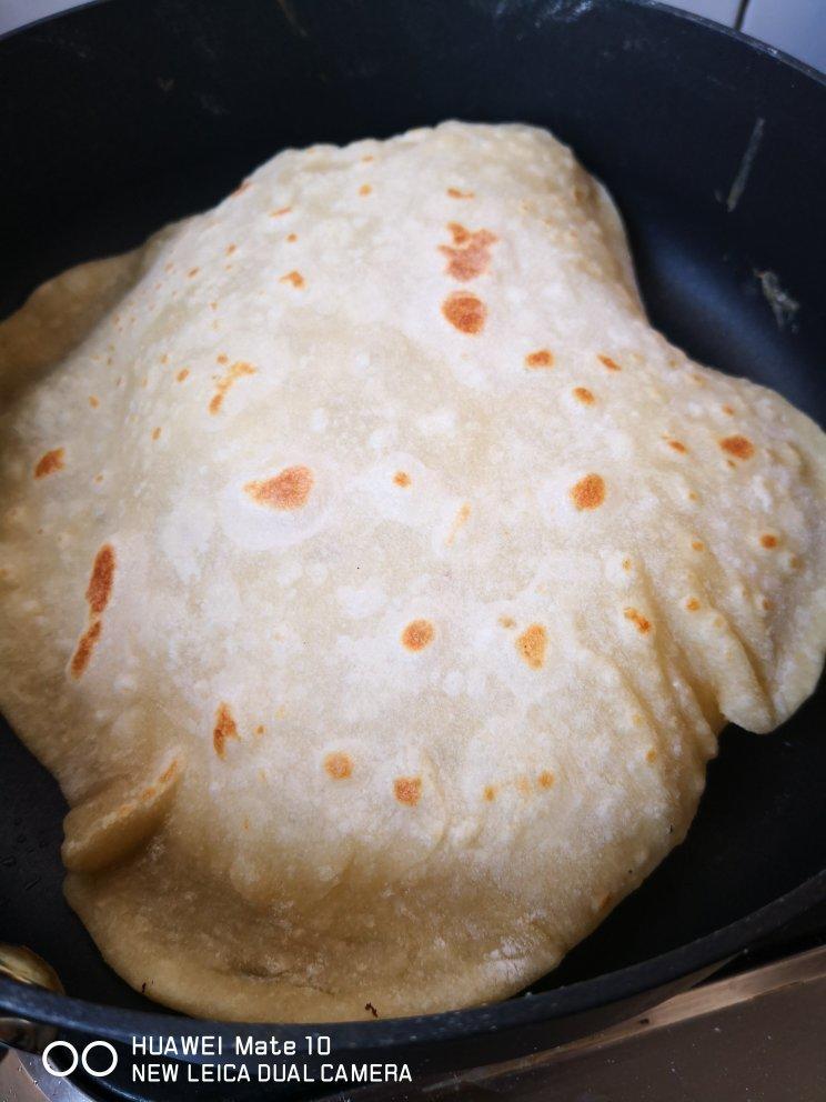 张张都鼓大泡的鸡蛋灌饼这样做不鼓大泡都难