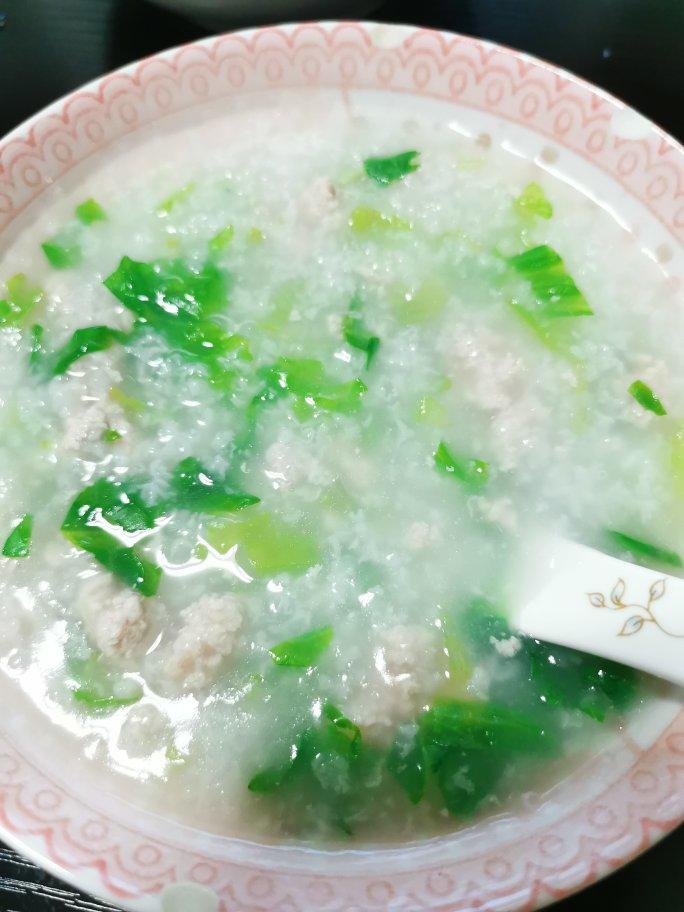 暖暖的青菜瘦肉粥