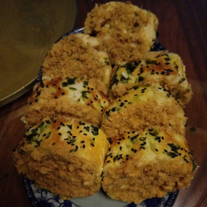 香喷喷的肉松面包卷，来试试吧！